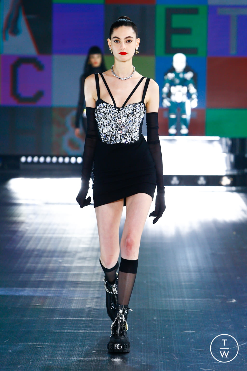 Fashion Week Milan Fall/Winter 2021 look 128 from the Dolce & Gabbana collection womenswear