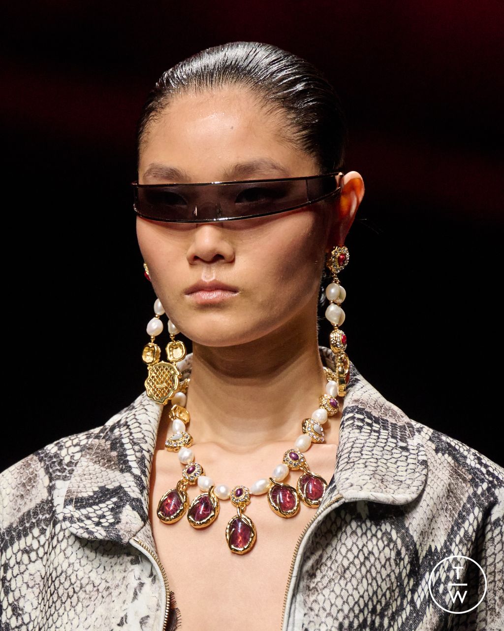 Fashion Week Milan Fall/Winter 2025 look 60 from the Roberto Cavalli collection womenswear accessories