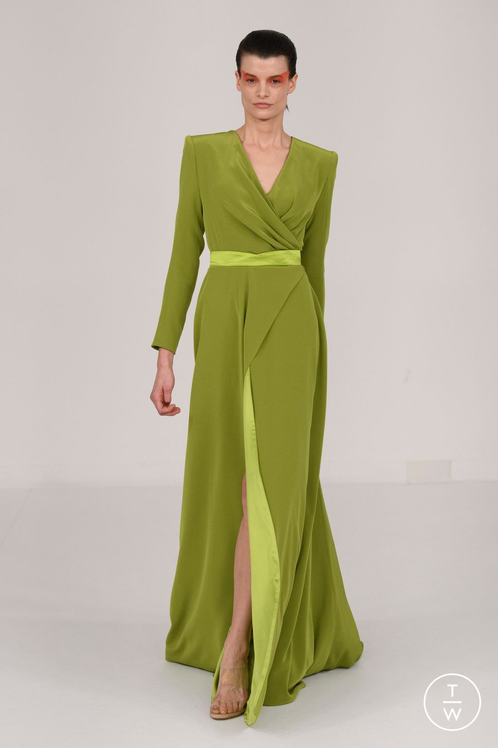 Fashion Week Paris Spring/Summer 2023 look 8 from the Alexis Mabille collection 高级定制