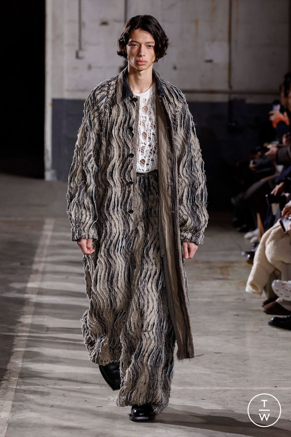 Fashion Week Paris Fall/Winter 2023 look 30 from the TAAKK collection menswear