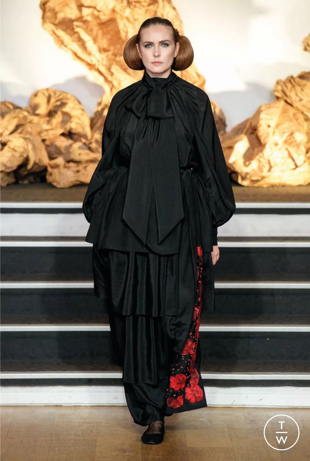 Fashion Week Paris Fall/Winter 2025 look 11 from the Franck Sorbier collection couture