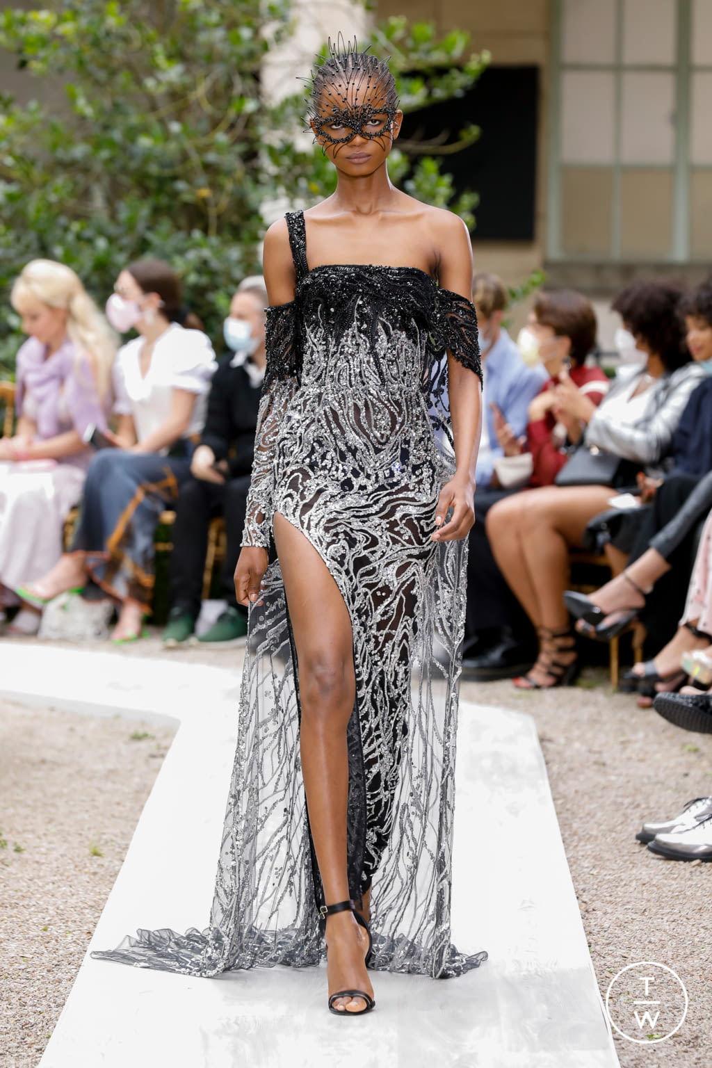 Fashion Week Paris Fall/Winter 2021 look 12 from the Zuhair Murad collection couture