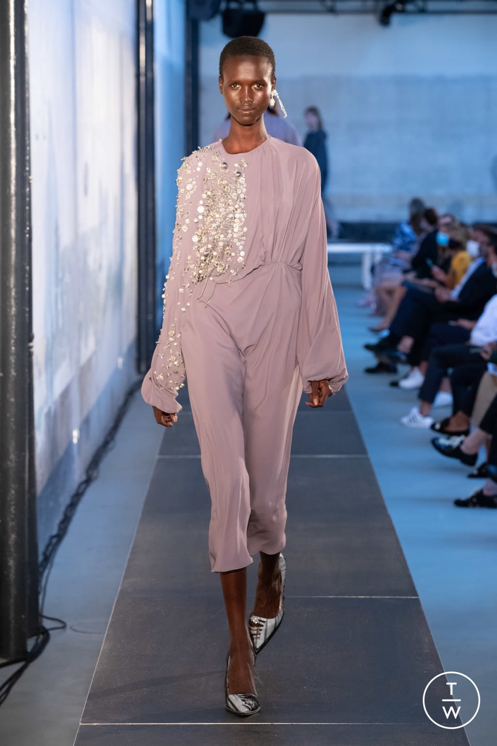 Fashion Week Milan Spring/Summer 2021 look 12 de la collection N°21 womenswear