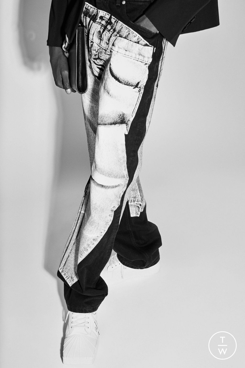 Fashion Week Paris Resort 2025 look 12 from the Balmain collection menswear