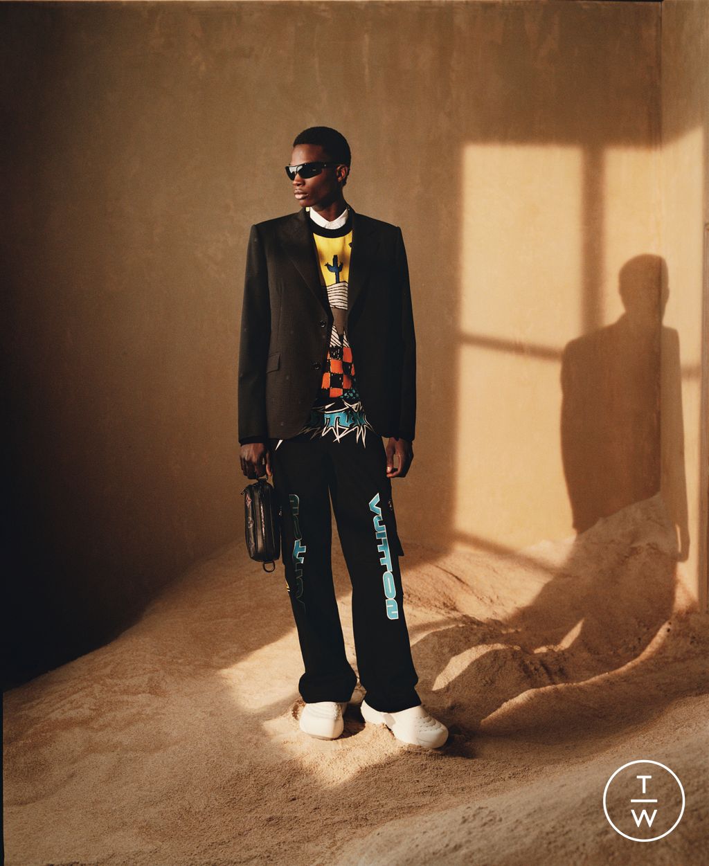 Fashion Week Paris Pre-Fall 2023 look 14 from the Louis Vuitton collection menswear