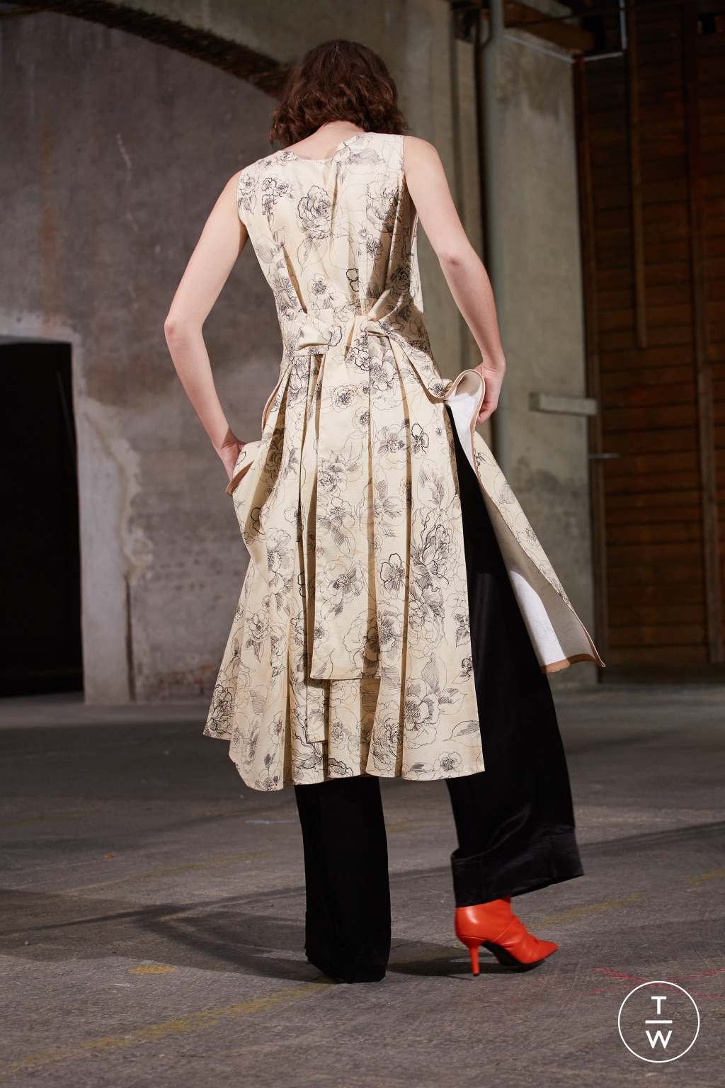 Fashion Week Milan Resort 2019 look 12 de la collection Erika Cavallini womenswear