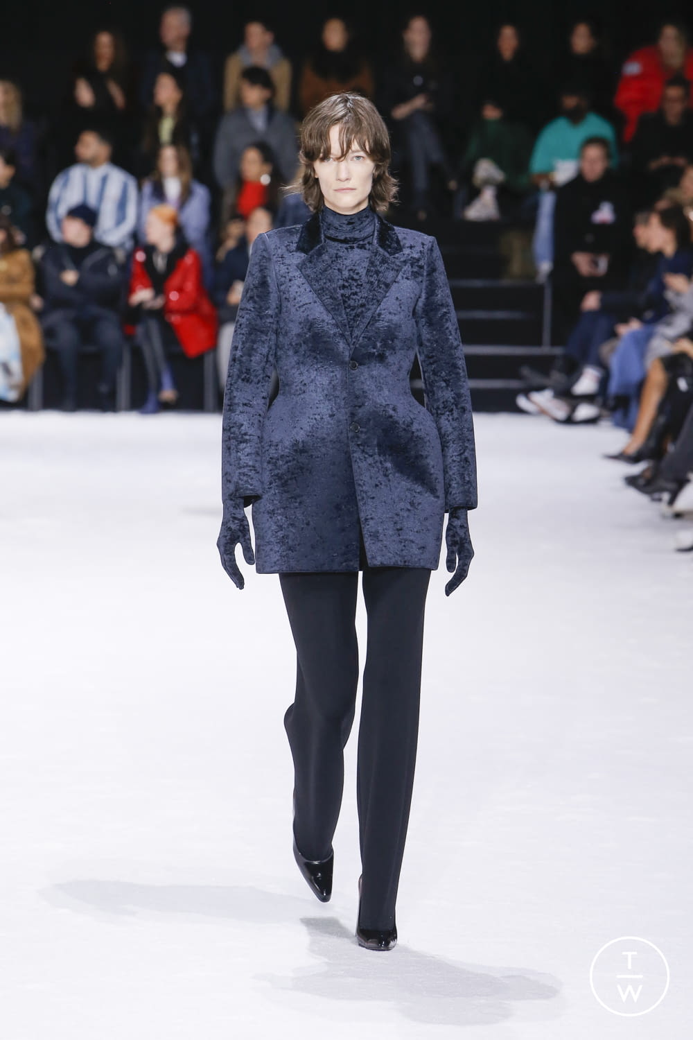 Fashion Week Paris Fall/Winter 2018 look 12 from the Balenciaga collection womenswear