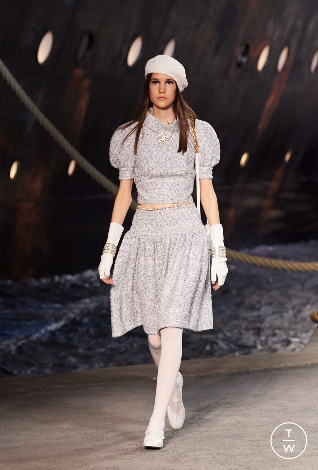 Fashion Week Paris Resort 2019 look 13 from the Chanel collection 女装