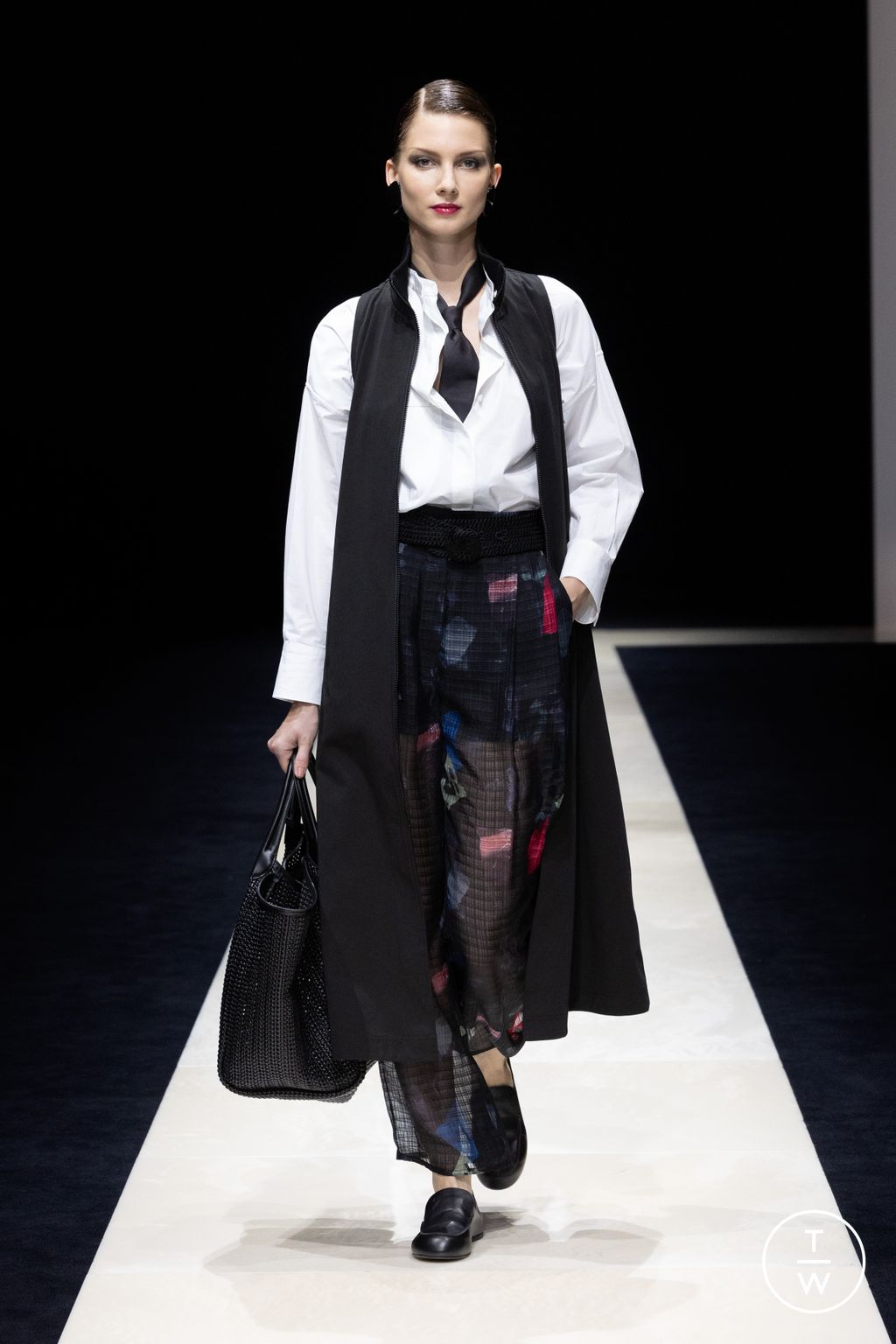 Fashion Week Milan Spring/Summer 2025 look 12 from the Emporio Armani collection womenswear