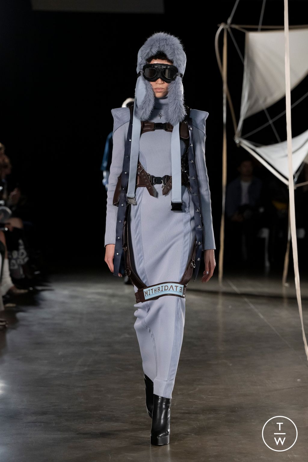 Fashion Week London Fall/Winter 2023 look 12 from the MITHRIDATE collection womenswear