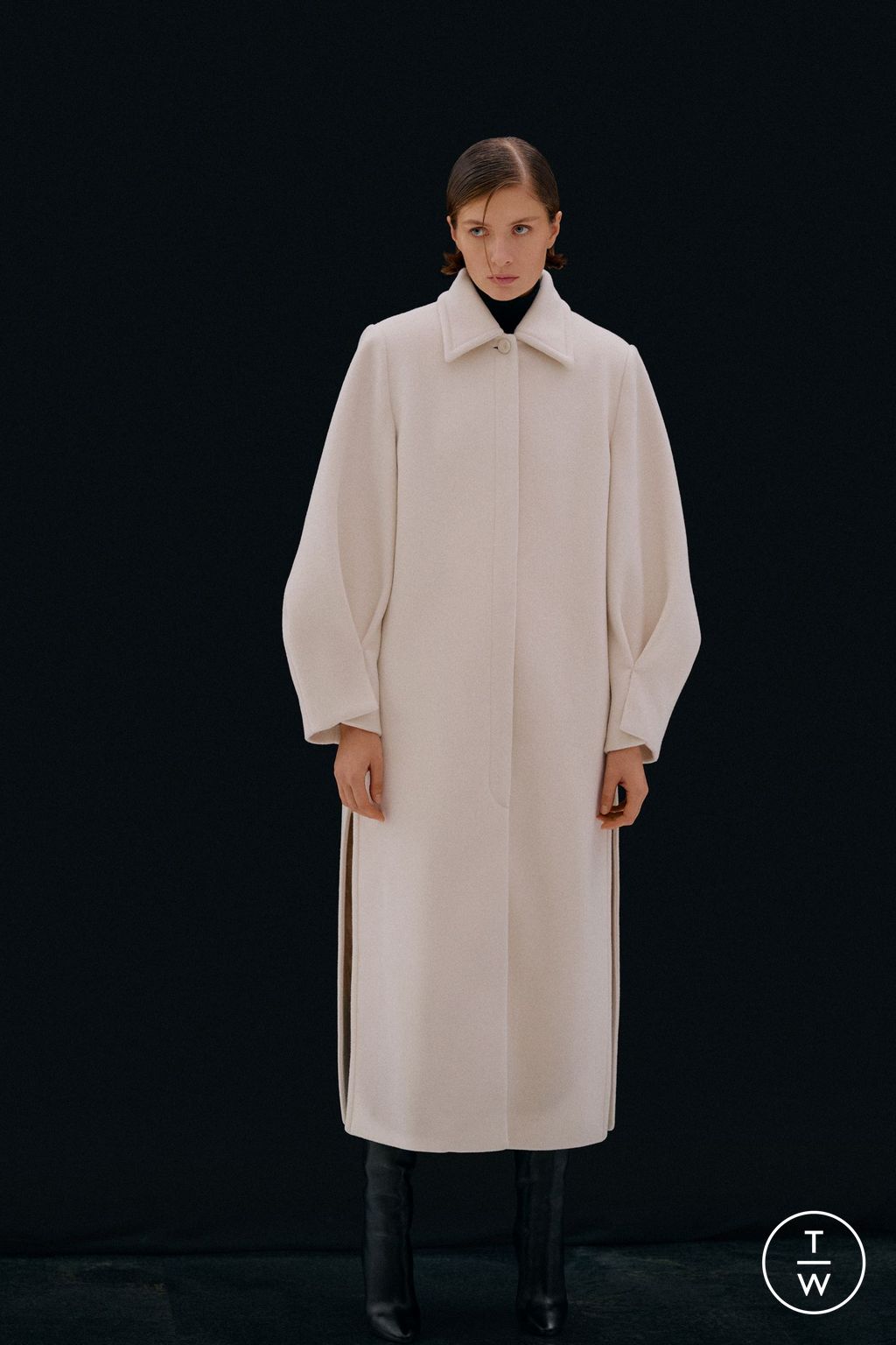 Fashion Week New York Pre-Fall 2023 look 8 from the Bevza collection 女装