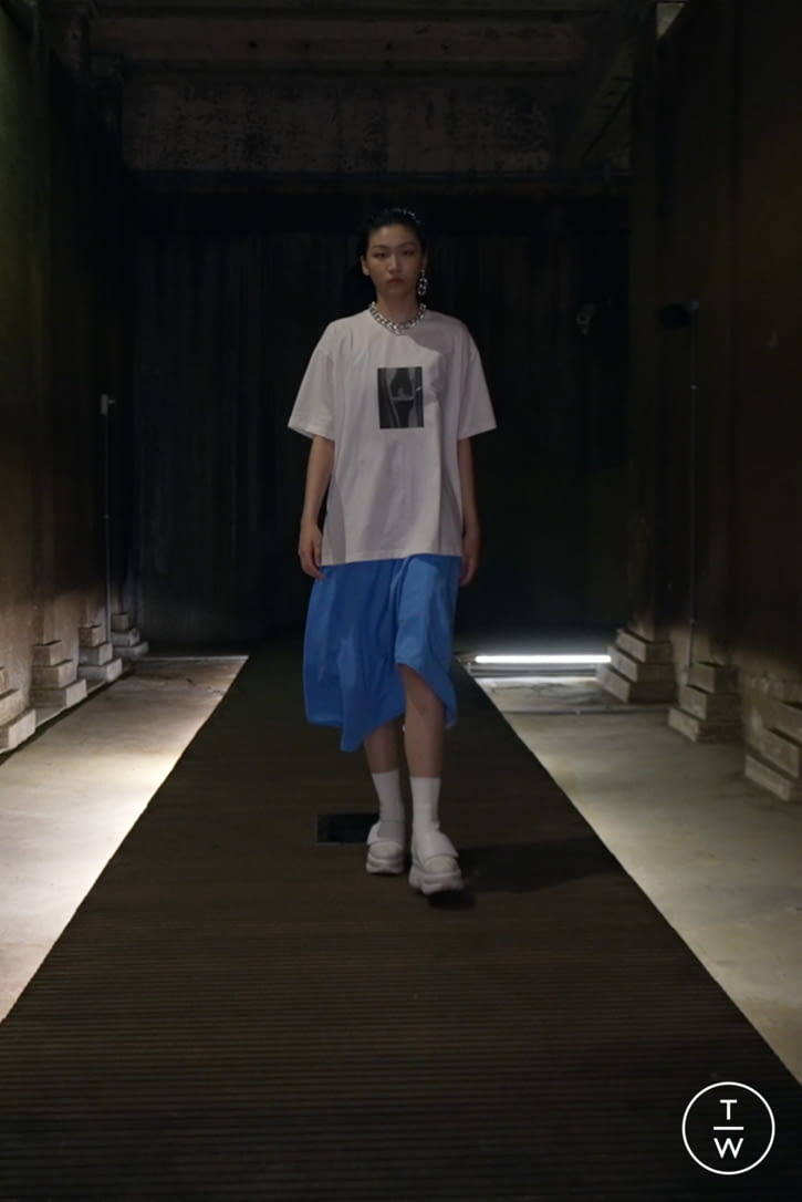 Fashion Week London Spring/Summer 2022 look 12 from the Jamie Wei Huang collection womenswear