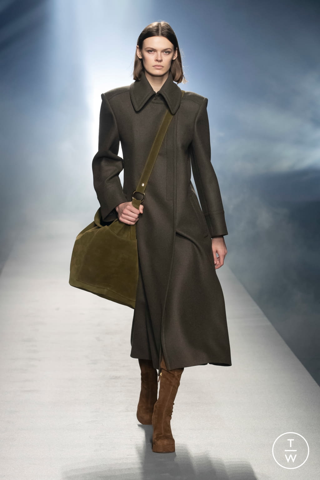 Fashion Week Milan Fall/Winter 2021 look 12 de la collection Alberta Ferretti womenswear