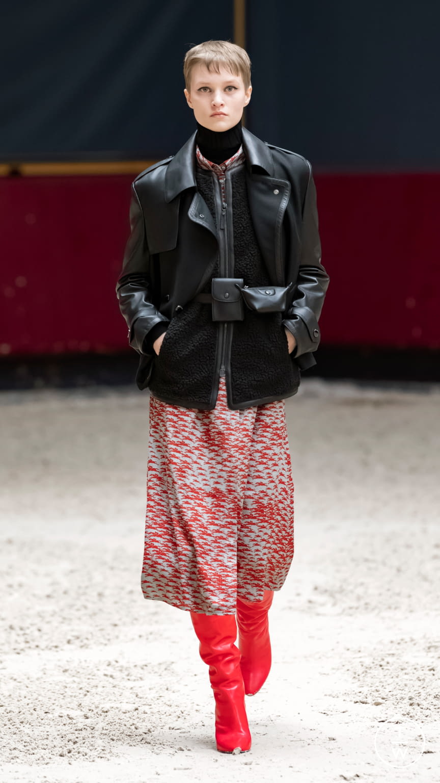 Fashion Week Paris Fall/Winter 2021 look 13 from the Longchamp collection 女装