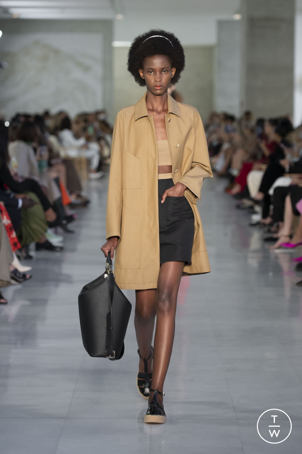 Fashion Week Milan Spring/Summer 2022 look 12 from the Max Mara collection 女装