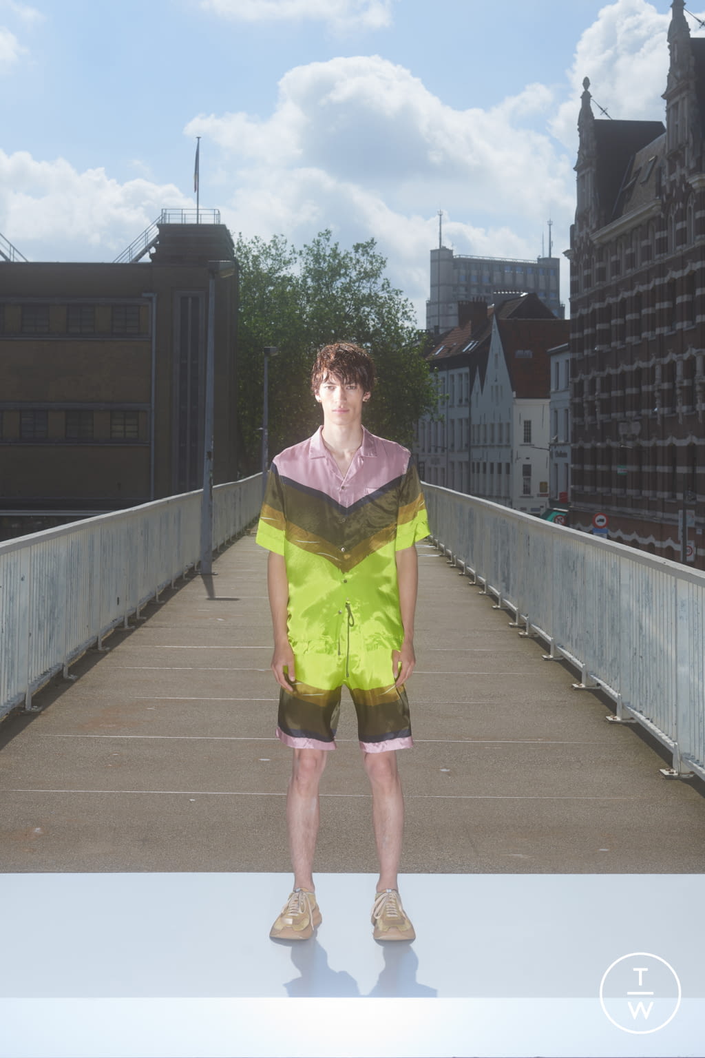Fashion Week Paris Spring/Summer 2022 look 12 from the Dries Van Noten collection 男装