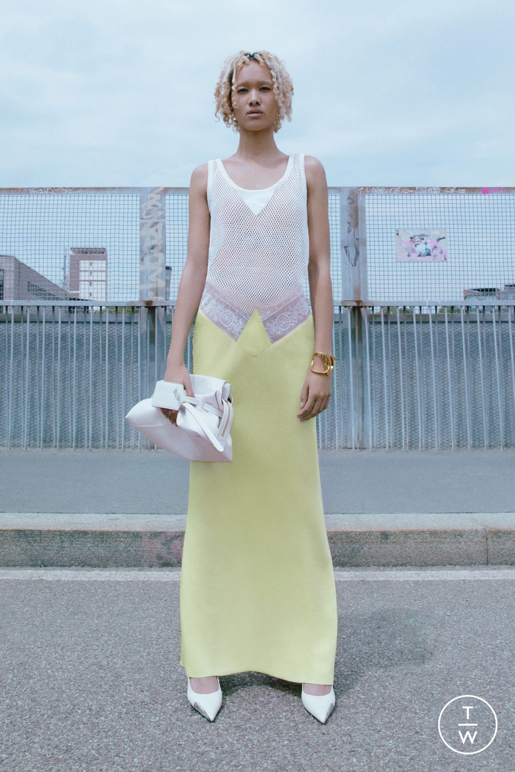 Fashion Week Paris Resort 2024 look 12 from the Off-White collection 女装
