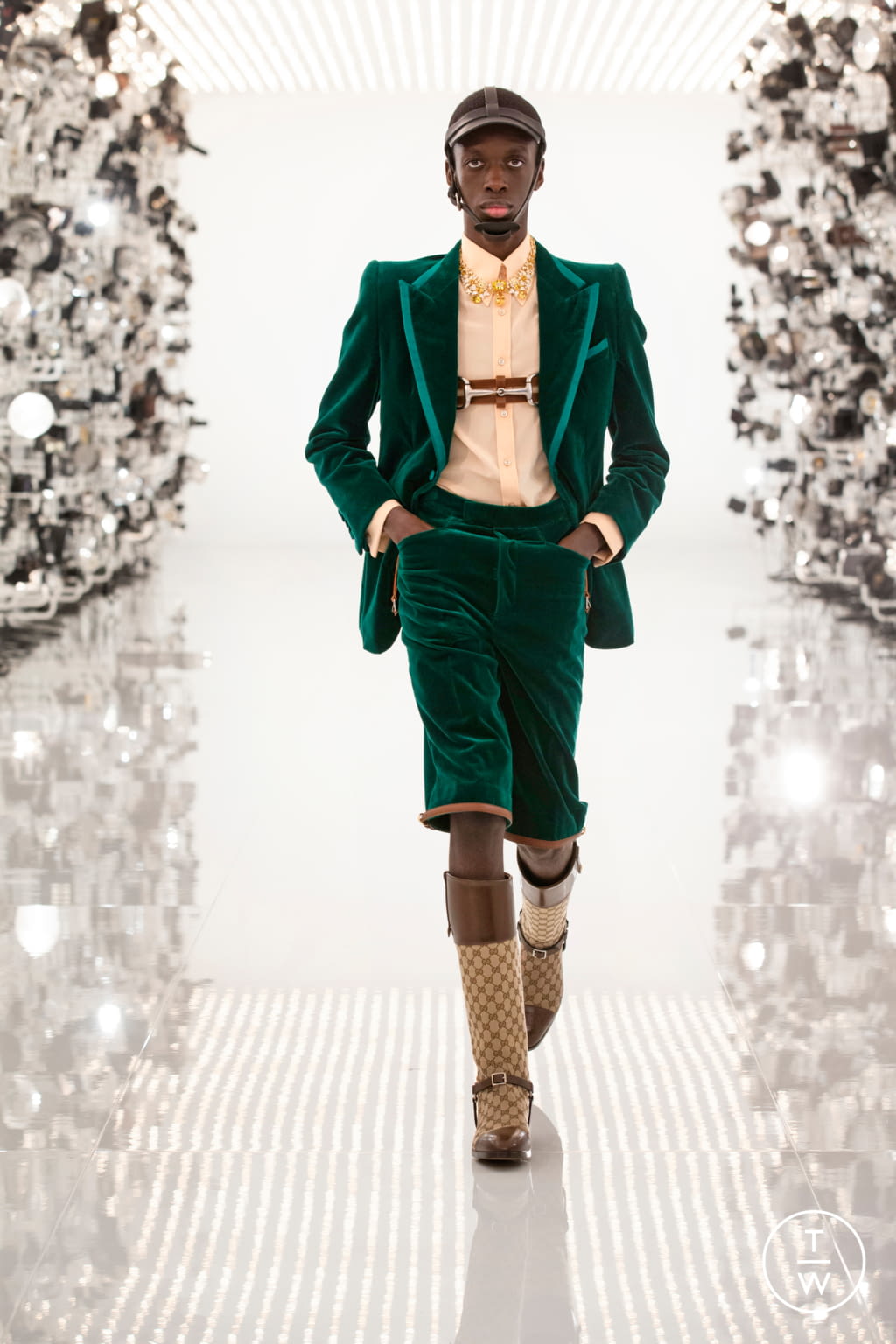 Fashion Week Milan Fall/Winter 2021 look 12 from the Gucci collection 女装