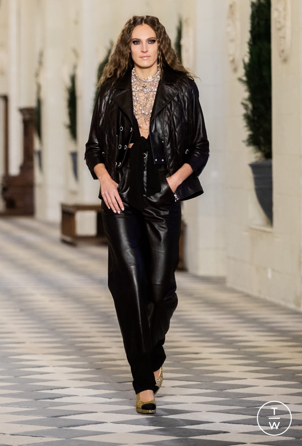 Fashion Week Paris Pre-Fall 2021 look 12 from the Chanel collection womenswear