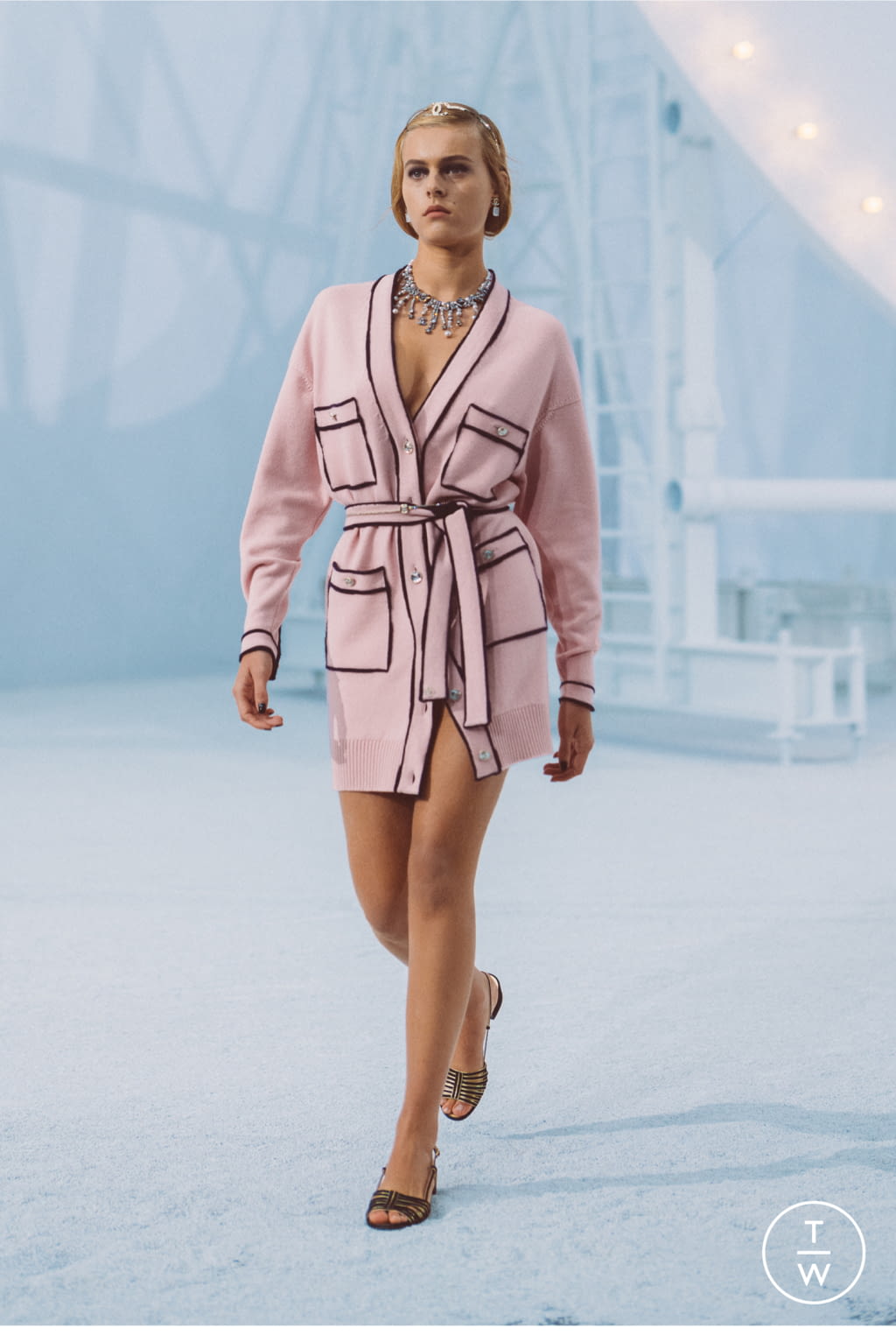 Fashion Week Paris Spring/Summer 2021 look 12 from the Chanel collection womenswear
