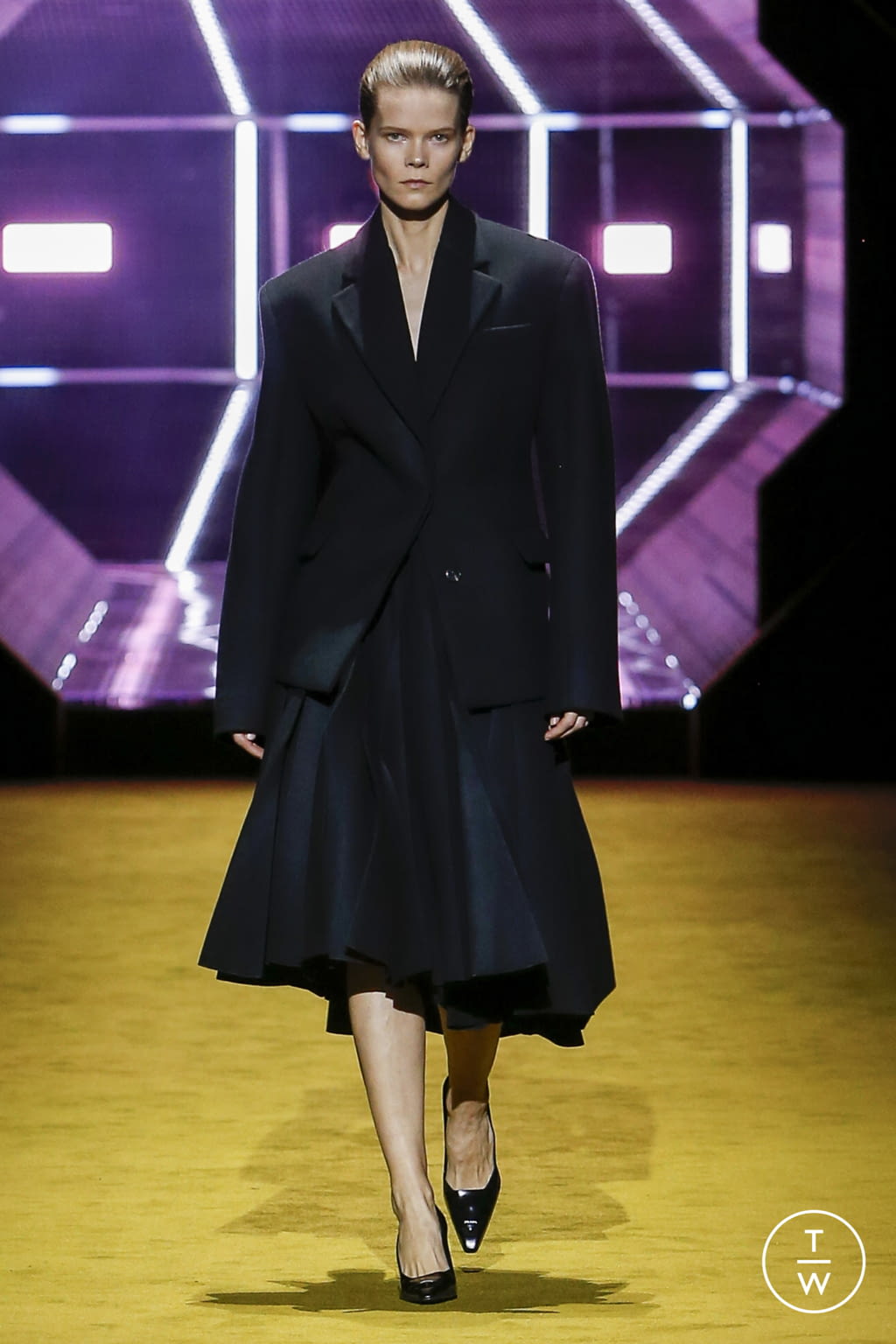 Fashion Week Milan Fall/Winter 2022 look 12 from the Prada collection 女装