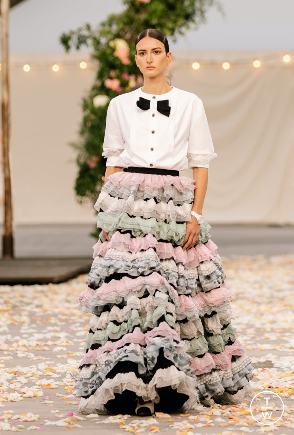 Fashion Week Paris Spring/Summer 2021 look 12 from the Chanel collection 高级定制