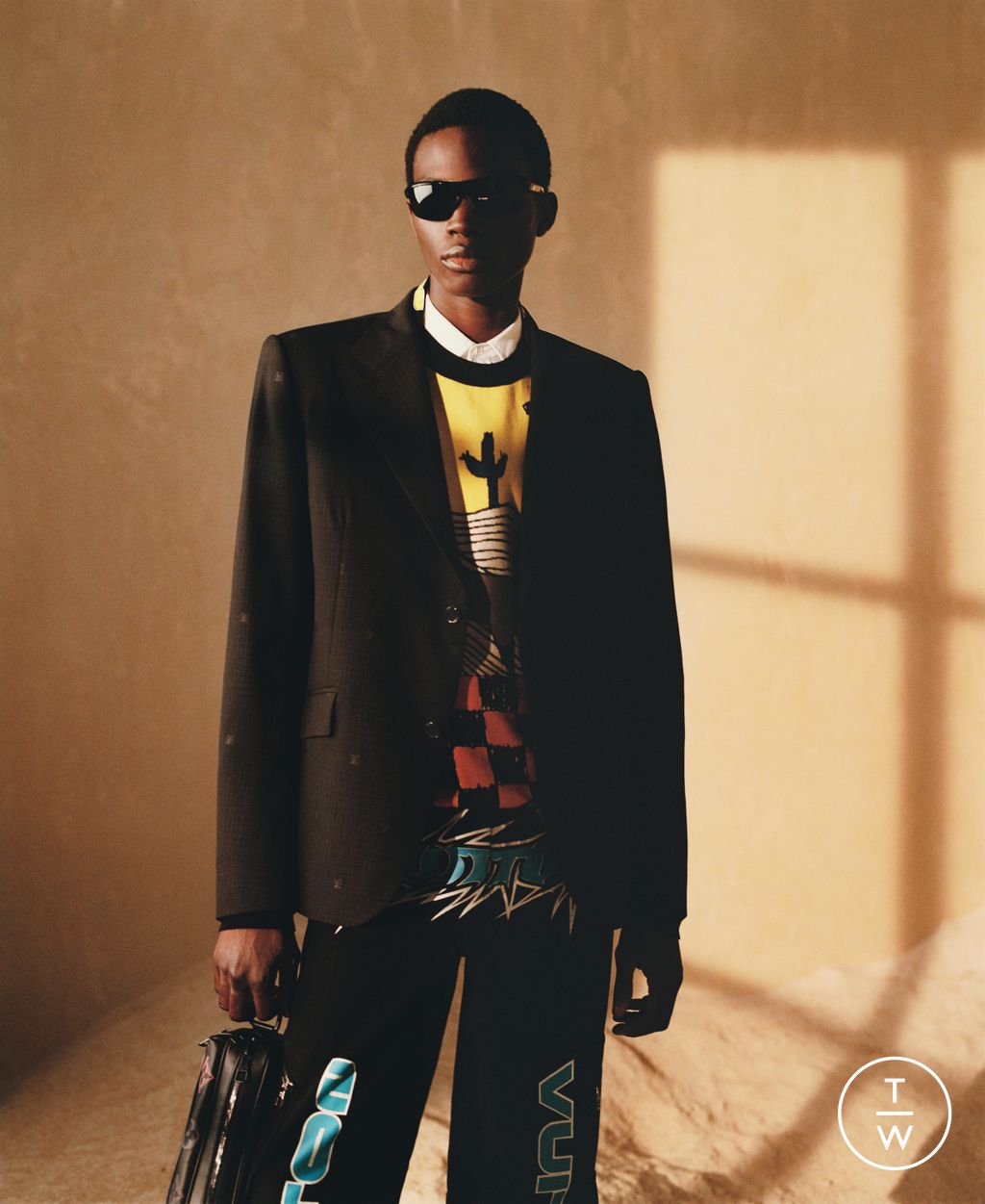 Fashion Week Paris Pre-Fall 2023 look 13 from the Louis Vuitton collection menswear