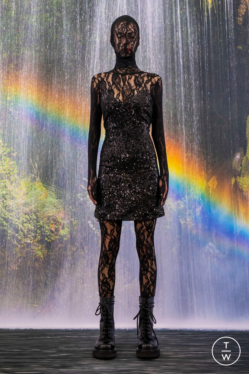 Fashion Week Paris Fall/Winter 2021 look 122 from the VETEMENTS collection 男装