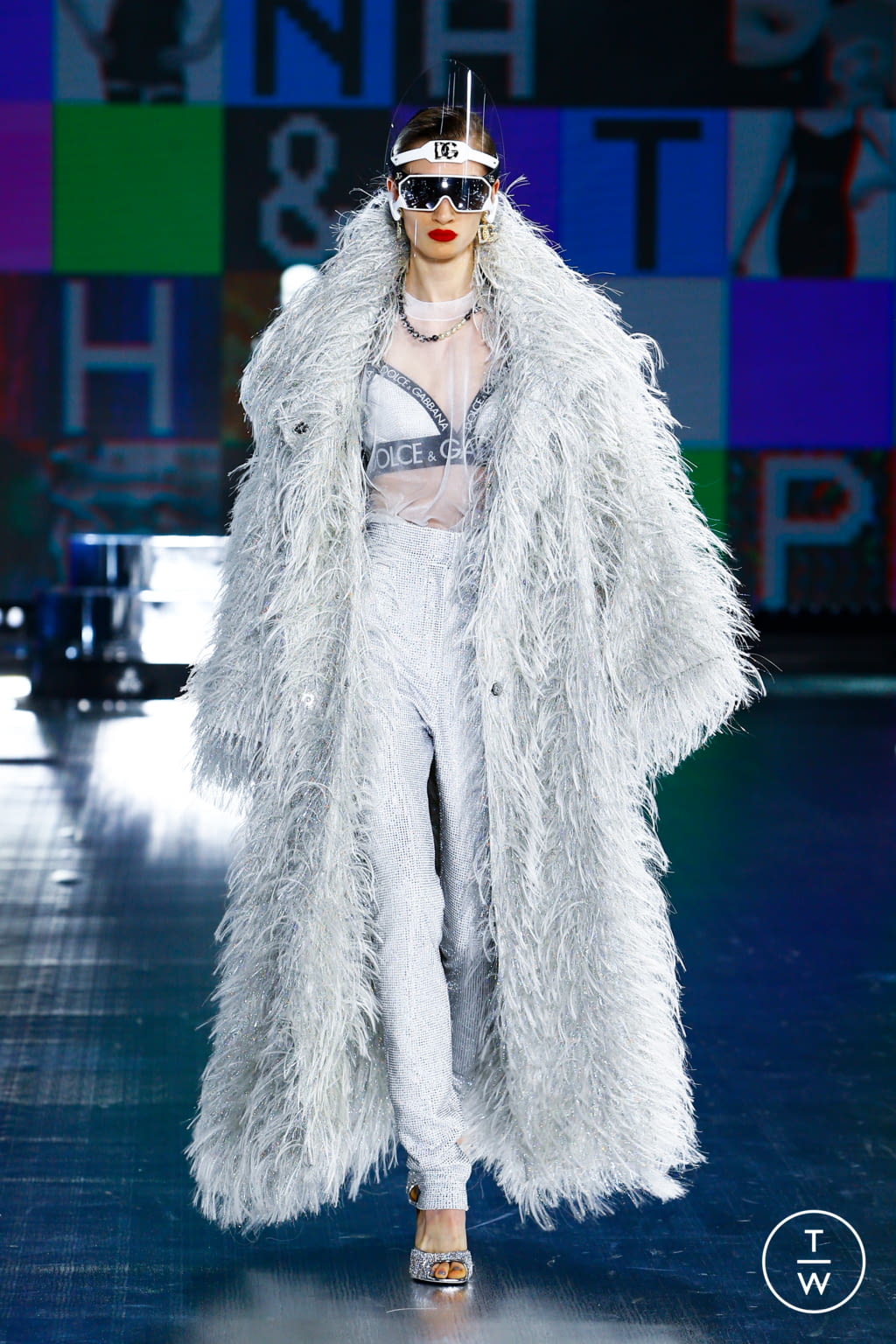 Fashion Week Milan Fall/Winter 2021 look 135 from the Dolce & Gabbana collection womenswear