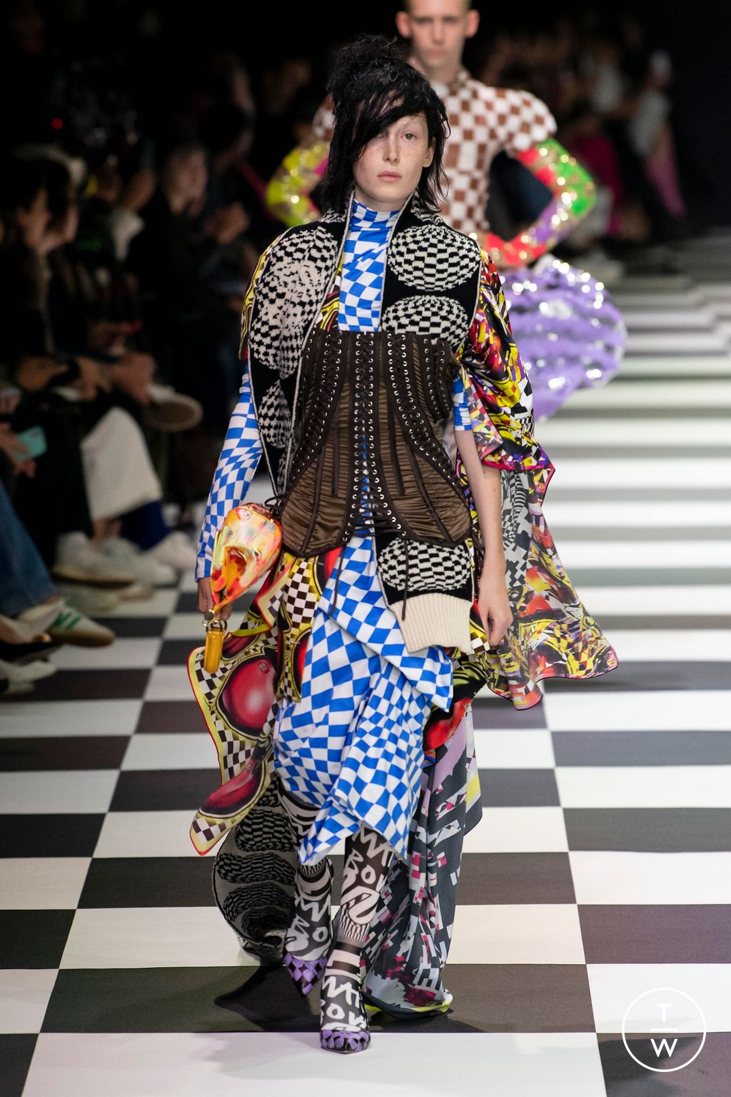 Fashion Week Milan Spring/Summer 2023 look 15 de la collection Matty Bovan womenswear