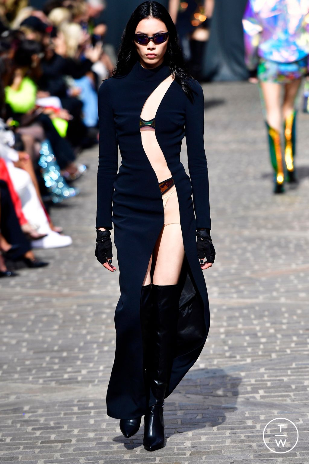 Fashion Week London Spring/Summer 2023 look 30 from the David Koma collection 女装
