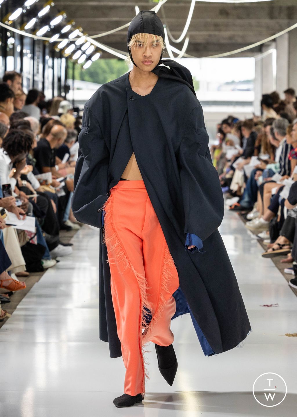 Fashion Week Paris Spring/Summer 2024 look 127 from the IFM PARIS collection 男装