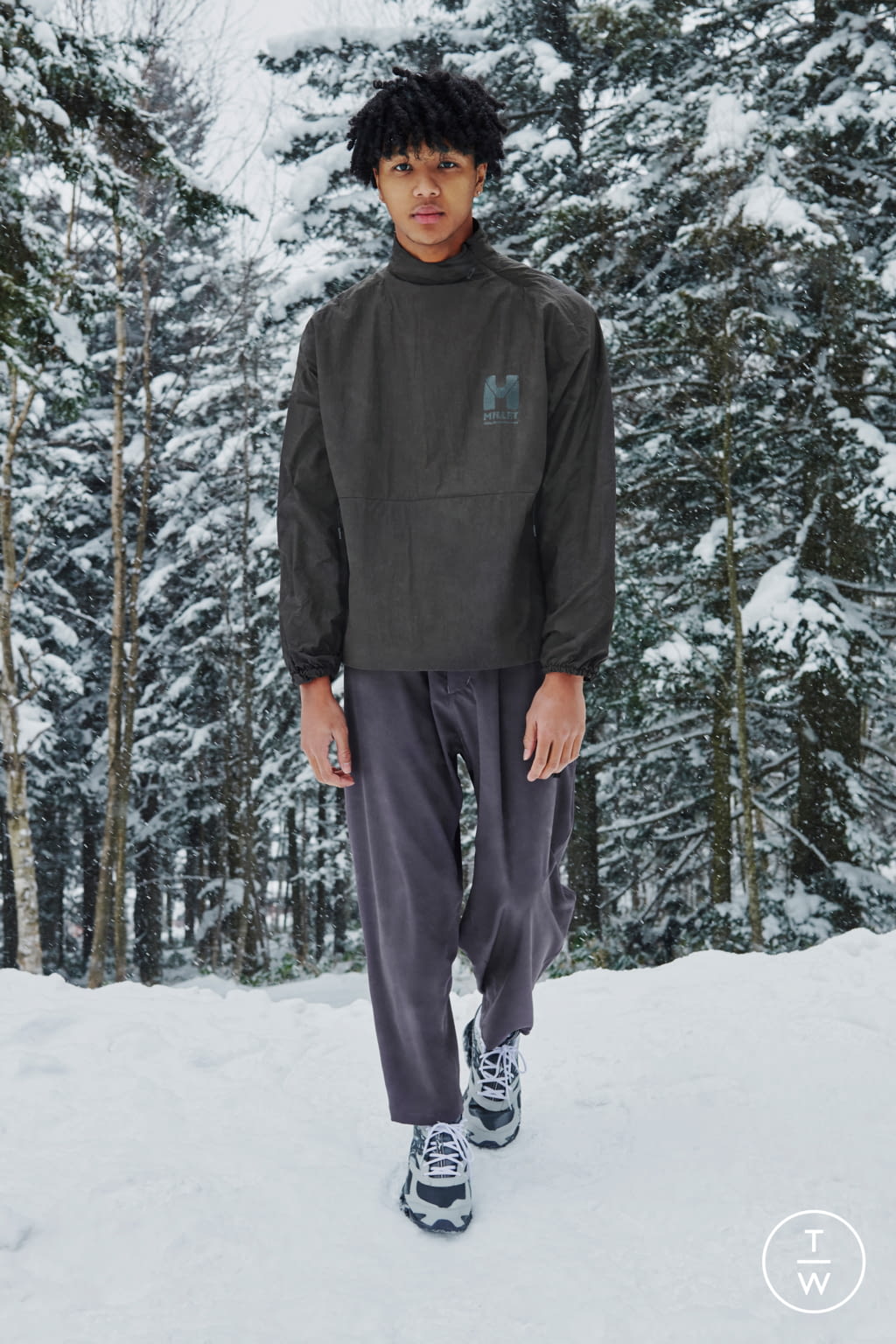 Fashion Week Paris Fall/Winter 2021 look 12 from the White Mountaineering collection menswear