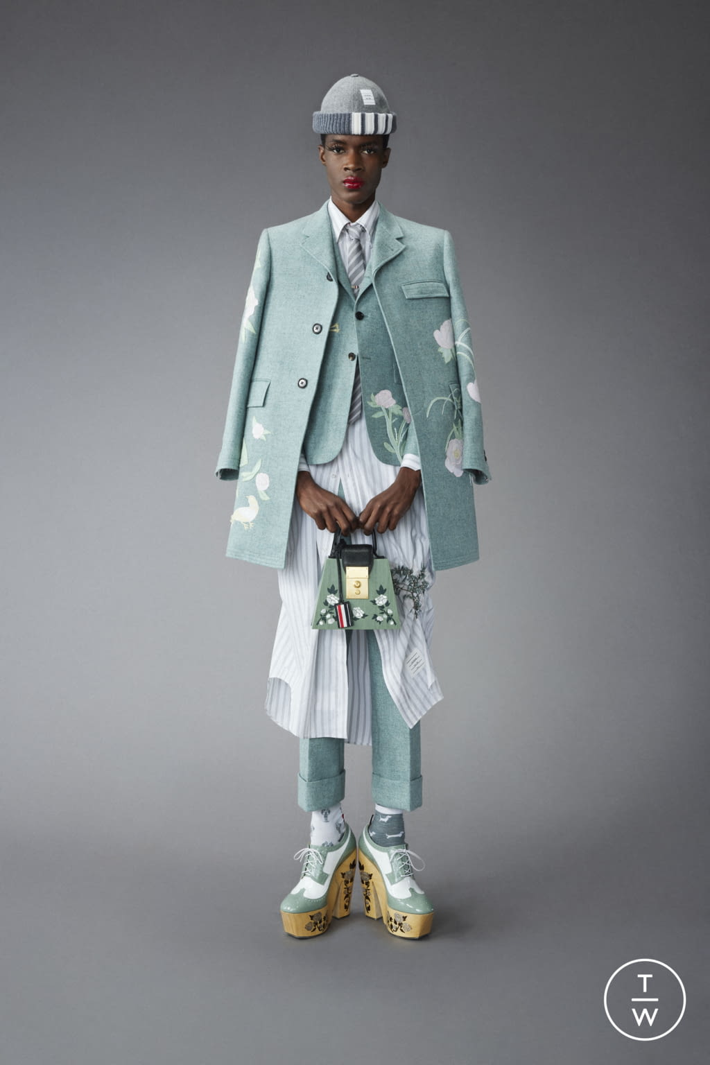 Fashion Week Paris Pre-Fall 2022 look 13 from the Thom Browne collection menswear