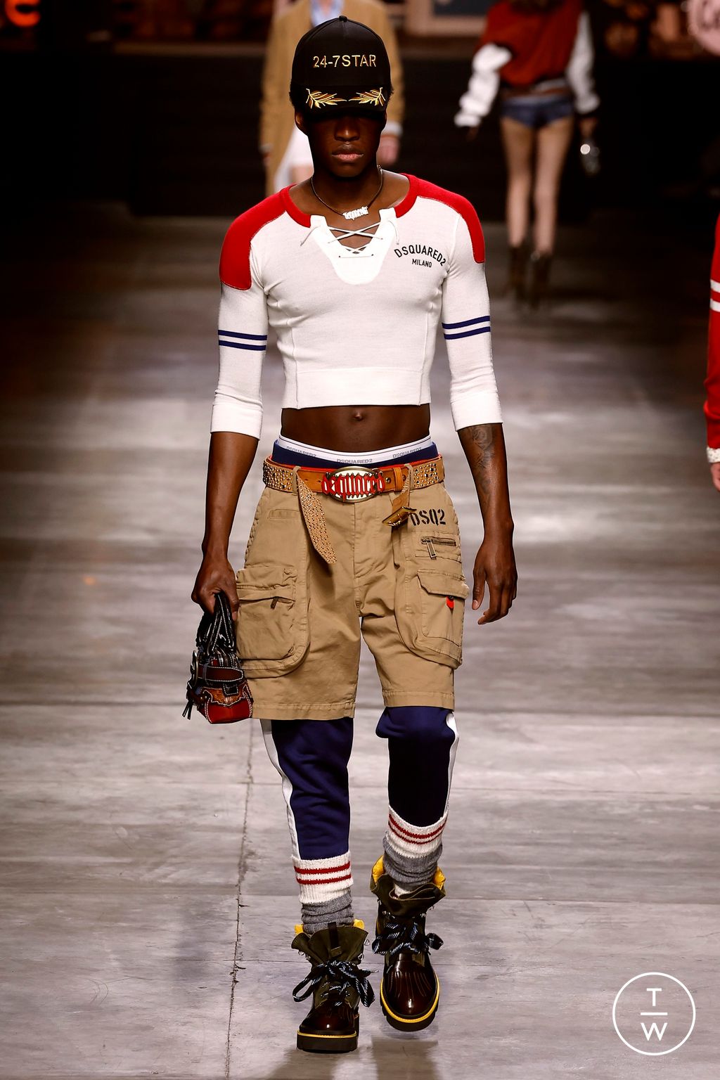 Fashion Week Milan Fall/Winter 2023 look 25 from the Dsquared2 collection 男装