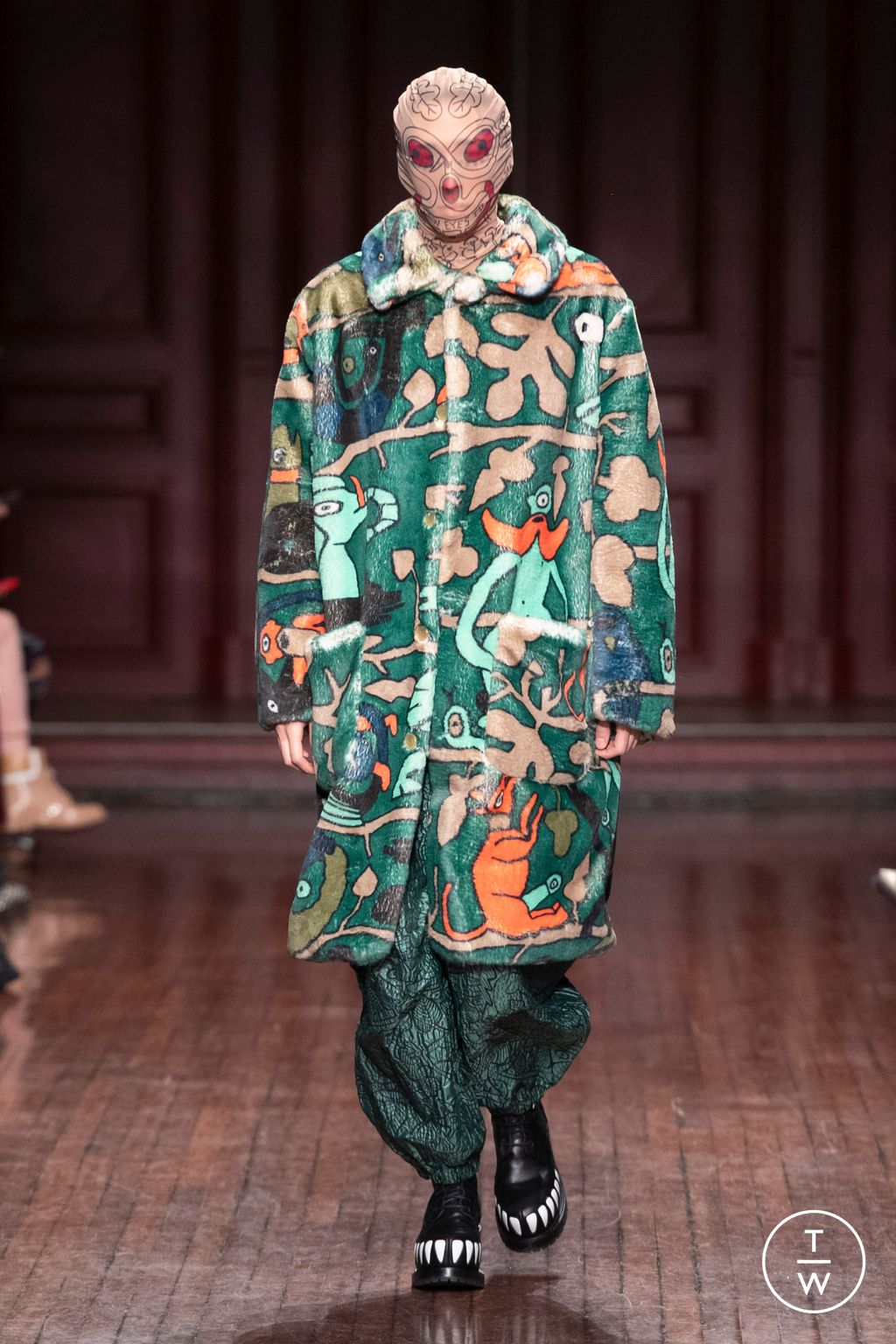Fashion Week Paris Fall/Winter 2023 look 58 from the Walter Van Beirendonck collection 男装