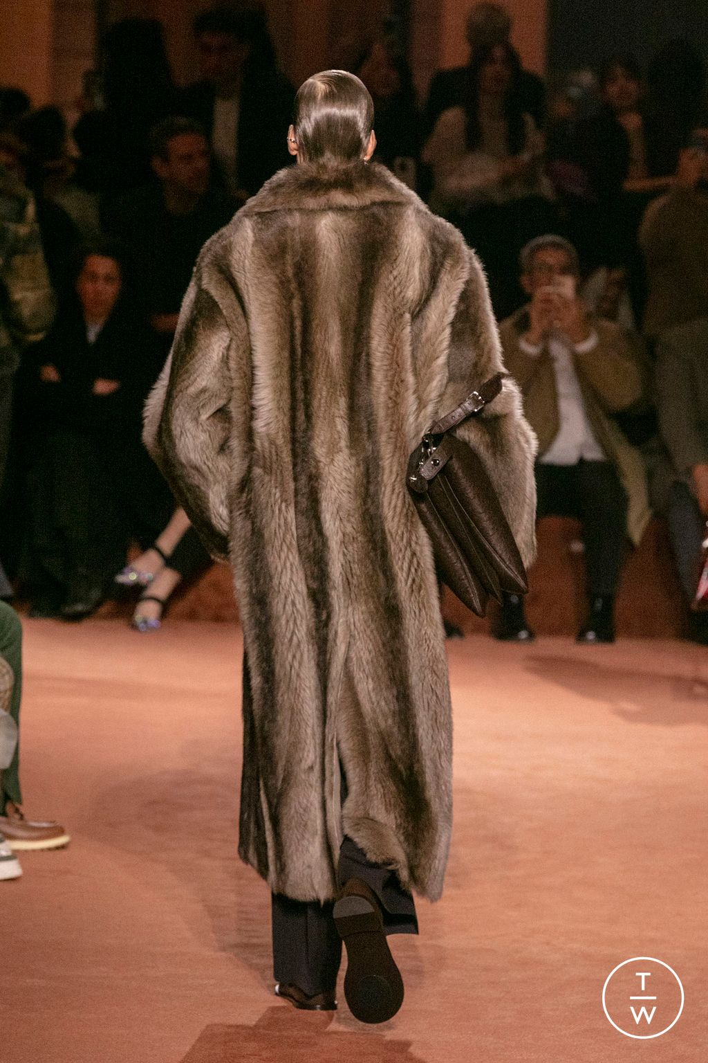 Fashion Week Milan Fall/Winter 2025 look 36 from the Fendi collection 女装配饰