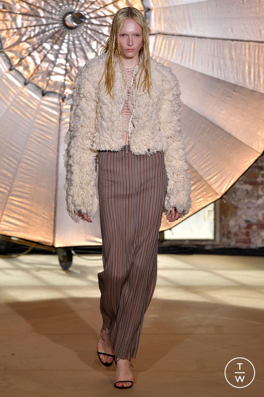 Fashion Week Paris Spring/Summer 2023 look 12 from the Ludovic de Saint Sernin collection womenswear