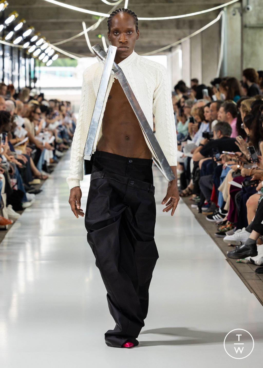 Fashion Week Paris Spring/Summer 2024 look 12 from the IFM PARIS collection 男装