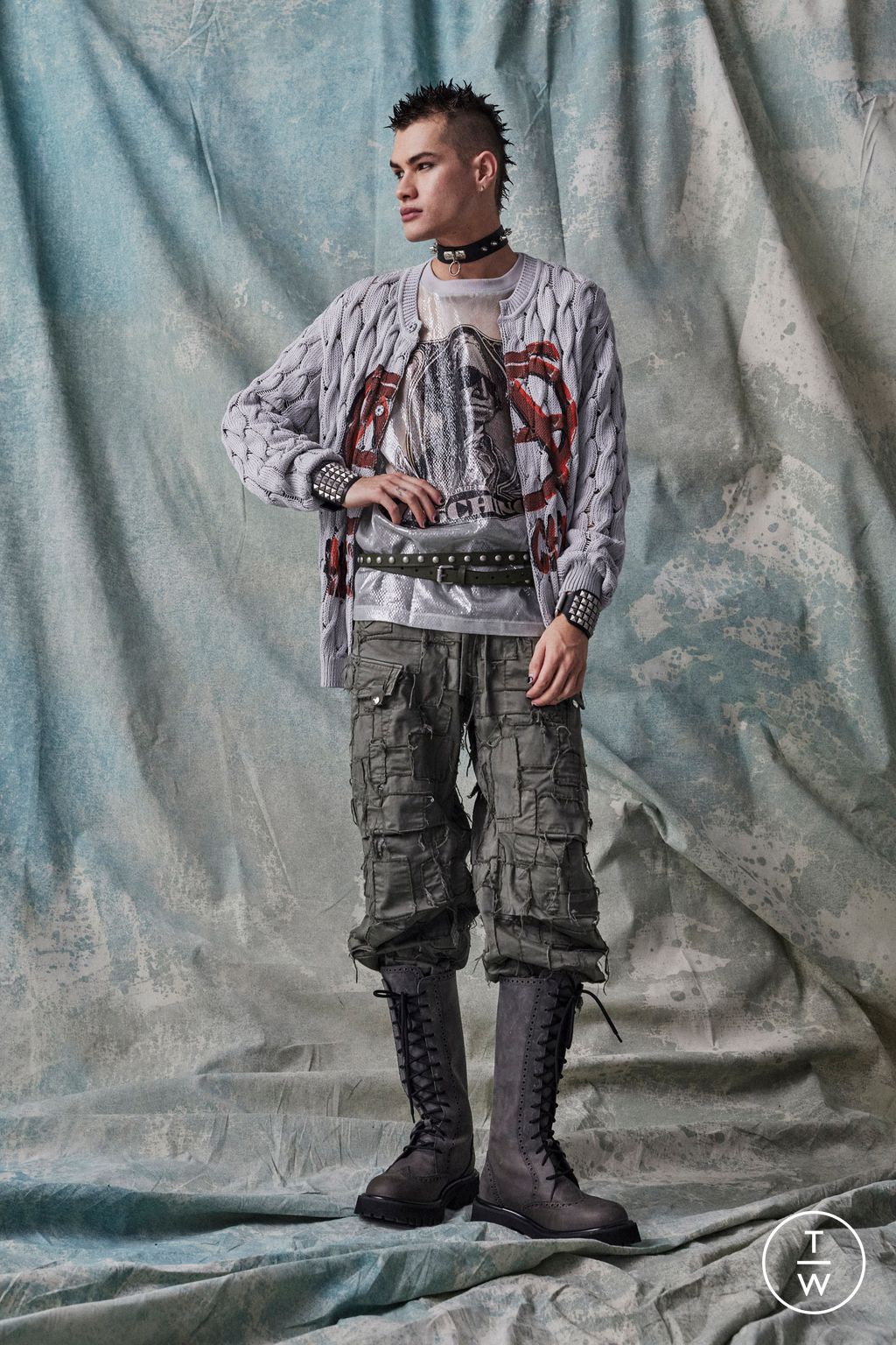Fashion Week Milan Pre-Fall 2023 look 12 from the Moschino collection 男装