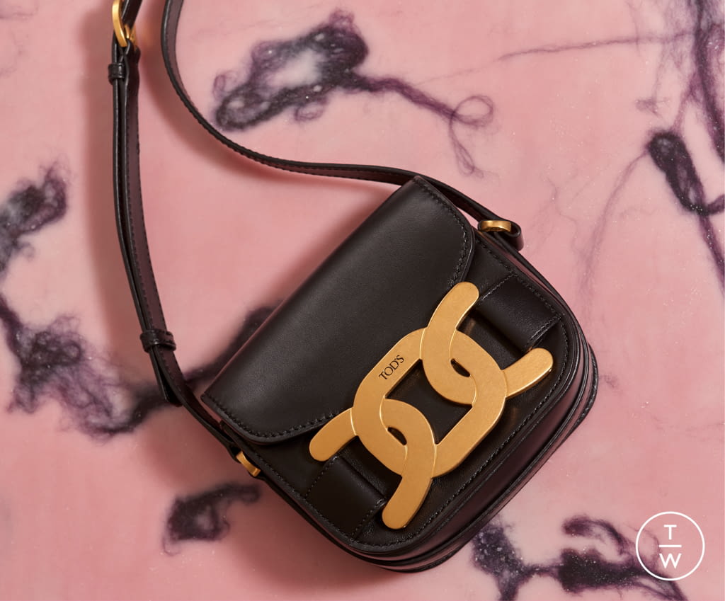 Fashion Week Milan Fall/Winter 2021 look 38 de la collection Tod's womenswear accessories