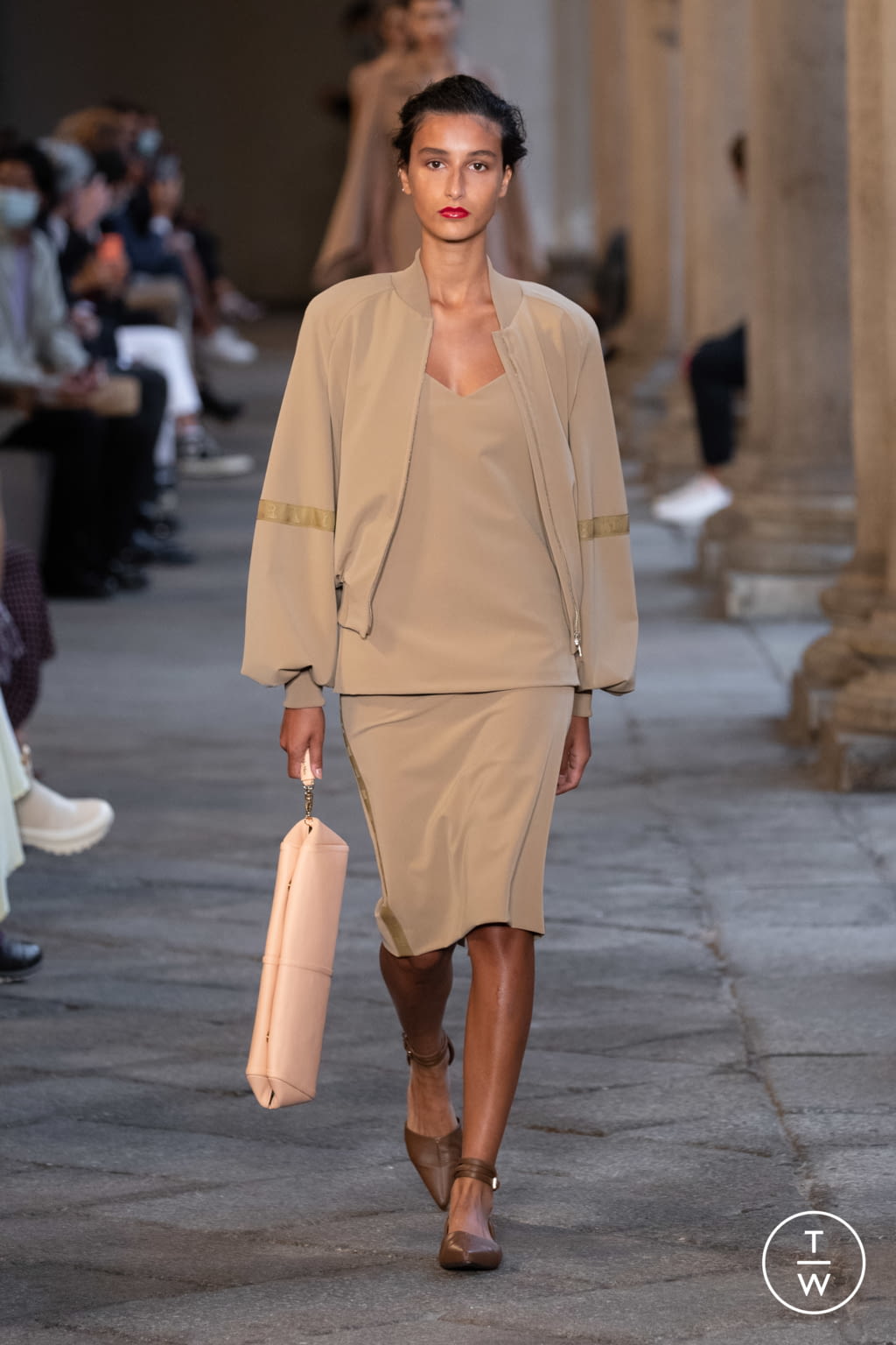 Fashion Week Milan Spring/Summer 2021 look 13 from the Max Mara collection 女装