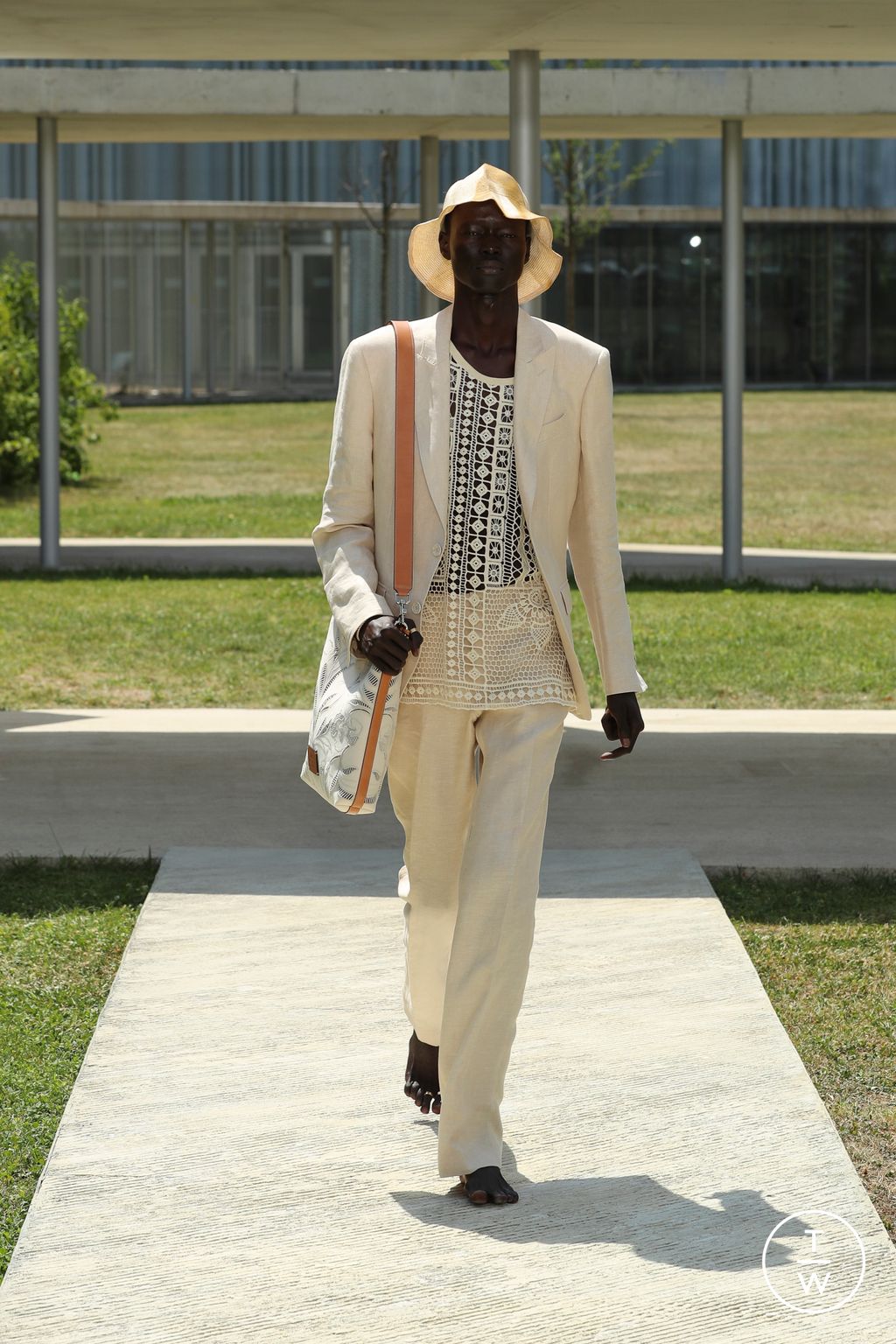 Fashion Week Milan Spring/Summer 2023 look 13 from the Etro collection menswear