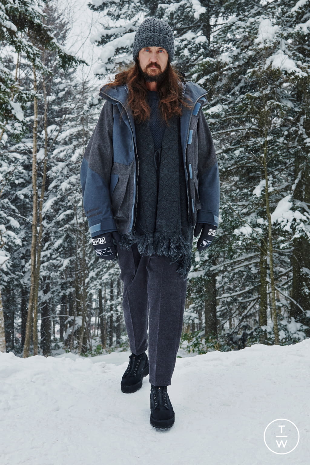 Fashion Week Paris Fall/Winter 2021 look 13 from the White Mountaineering collection 男装