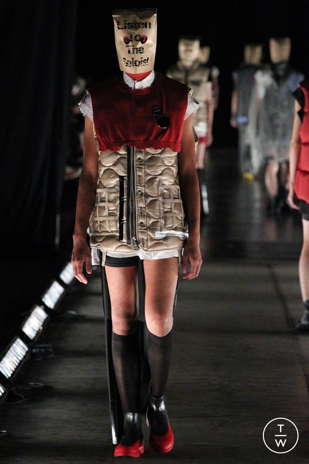 Fashion Week Paris Spring/Summer 2022 look 13 from the Takahiromiyashita The Soloist collection 女装