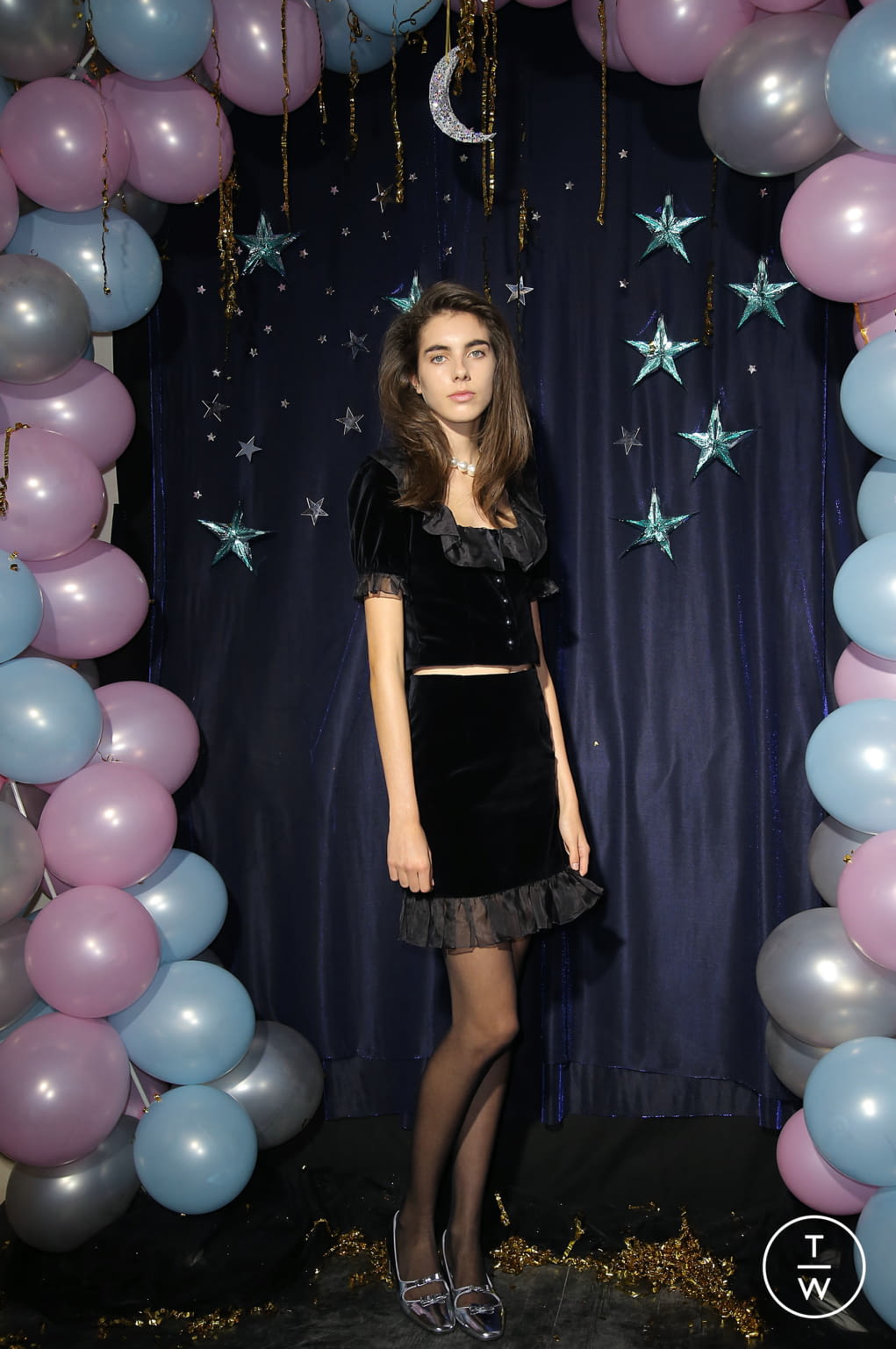 Fashion Week Paris Fall/Winter 2017 look 13 from the Alexa Chung collection womenswear