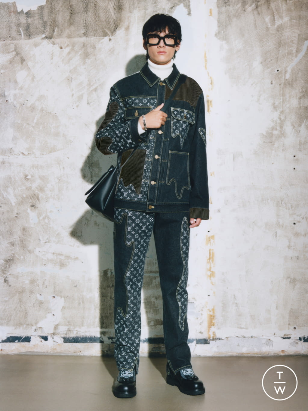 Fashion Week Paris Resort 2022 look 18 from the Louis Vuitton collection 男装