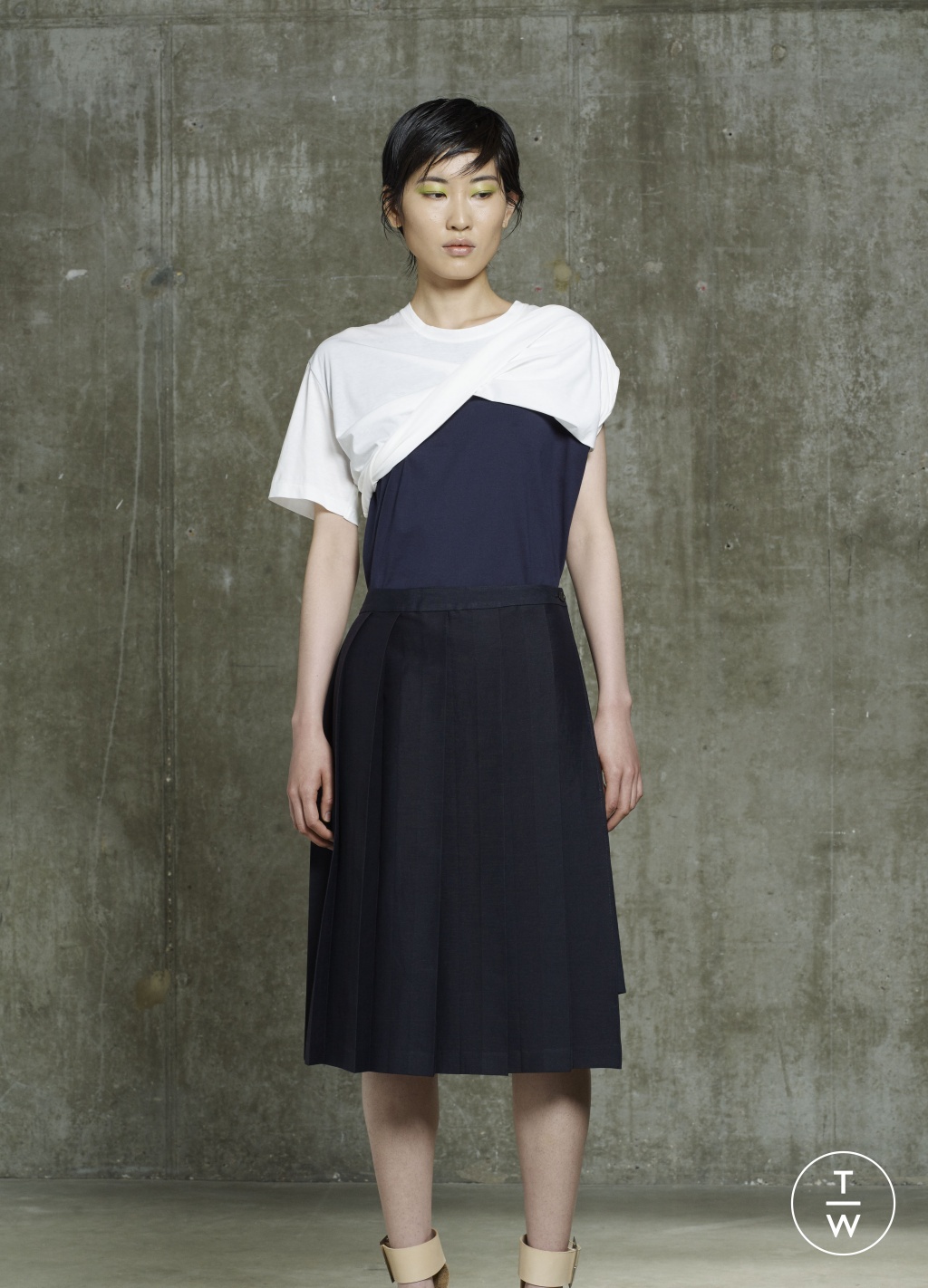 Fashion Week London Resort 2020 look 13 from the Chalayan collection 女装