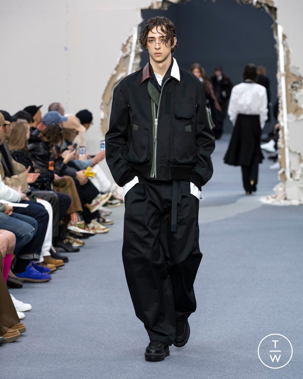 Fashion Week Paris Fall/Winter 2026 look 13 from the Sacai collection menswear