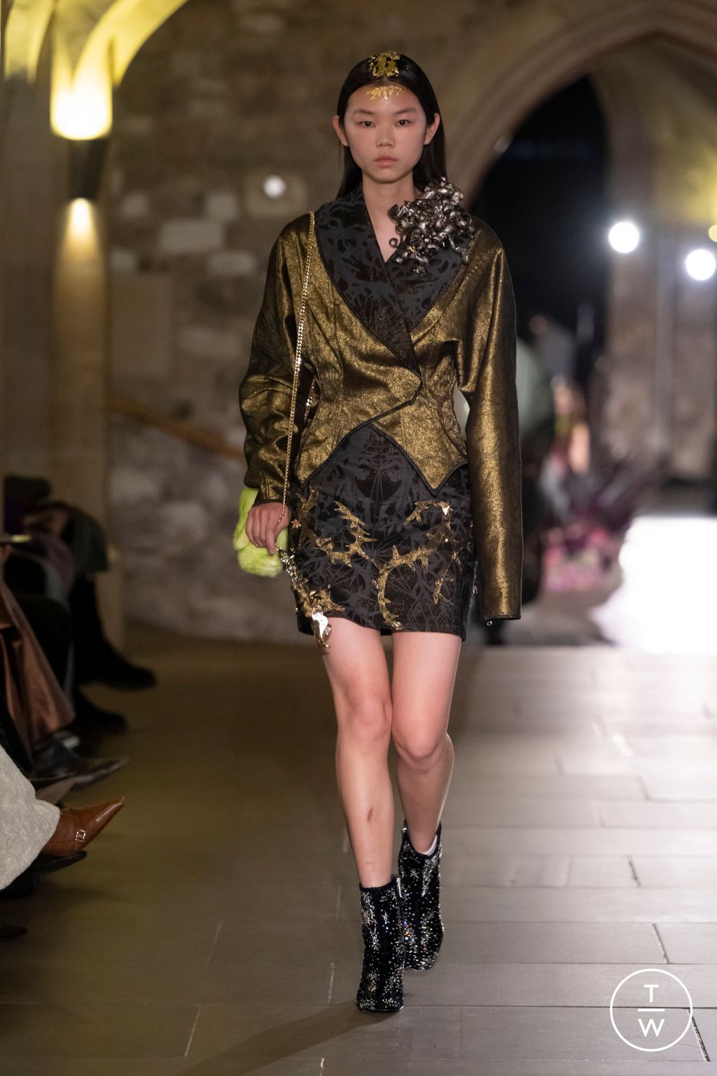 Fashion Week London Fall/Winter 2024 look 14 from the MITHRIDATE collection womenswear
